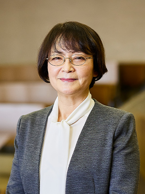 菅 眞佐子