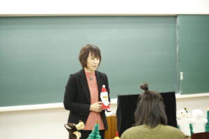 紙コップで作るサンタ人形で人形劇を体験してみよう♪
